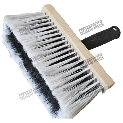 BR2200C WALL BRUSH WITH PLASTIC HANDLE & WOODEN BASE
