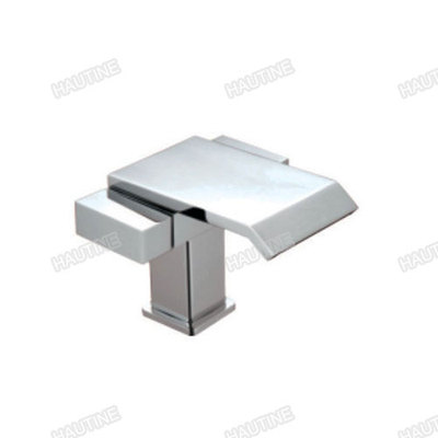 DW1039E BASIN MIXER BRASS BODY, ZINC HANDLE, CHROMED