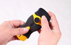 Hand Cleaning Scraper Plastic Razor Scraperwith Plastic Blades or Metal Blades