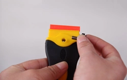 Hand Cleaning Scraper Plastic Razor Scraperwith Plastic Blades or Metal Blades